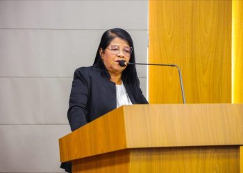 Vereadora Fátima Araújo participa de festa em comemoração aos 30 anos do bairro João de Deus