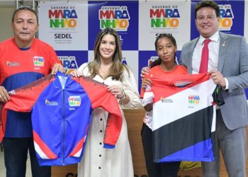 Atletas participantes dos Jogos da Juventude recebem uniformes oficiais do governo do Estado