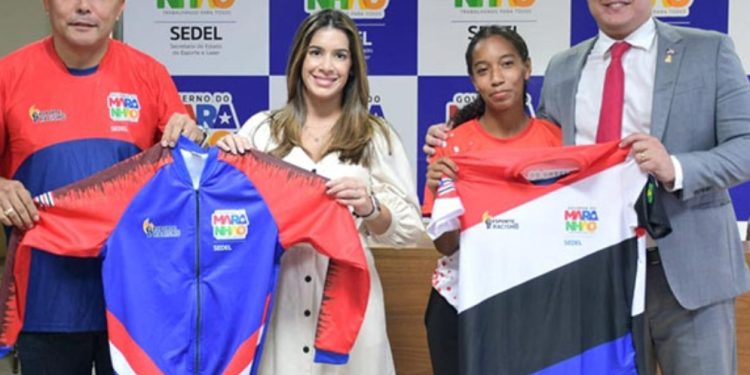 Atletas participantes dos Jogos da Juventude recebem uniformes oficiais do governo do Estado