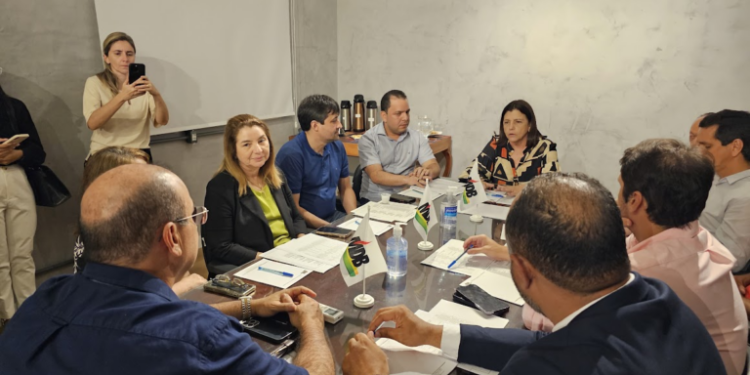 IMAGEM DO DIA: Marcus Brandão recebe de Roseana comando do MDB