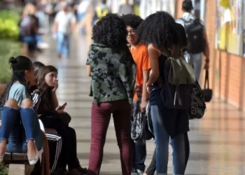 Estudantes contam como usaram o Enem para estudar fora do Brasil