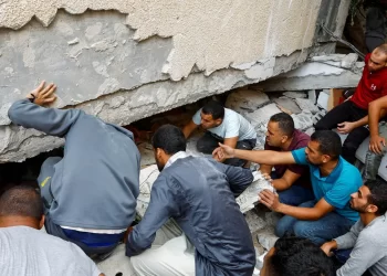 3º dia: Com mais de 1,3 mil mortos, Israel ordena ‘cerco completo’ em Gaza