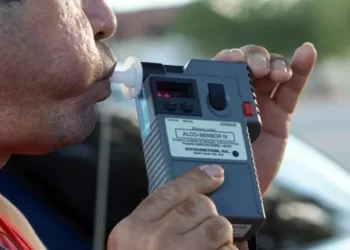 Embriaguez: vereadores terão de passar por bafômetro antes de sessões