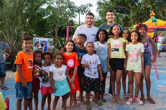 São Luís: Fernando Braide e Daniel Oliveira promovem festa para crianças