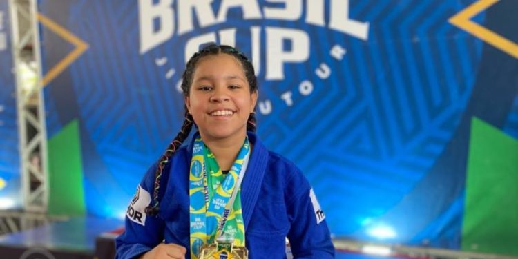 Aos 10 anos de idade, Thelma Isabelly conquista o Tetra Campeonato do Brasil Cup de Jiu-jitsu em Belém-PA