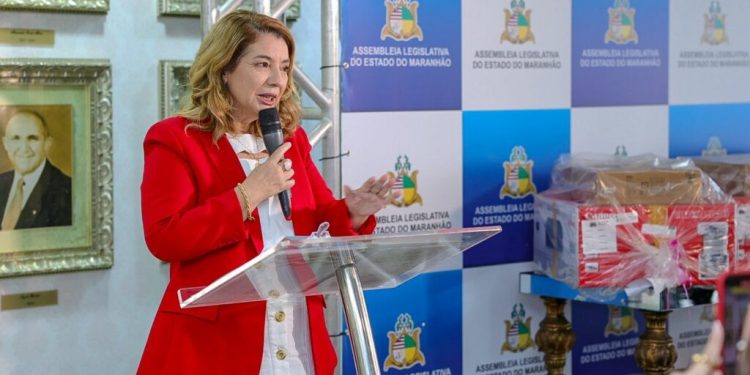 Alema entrega equipamentos para Procuradorias da Mulher de Câmaras Municipais