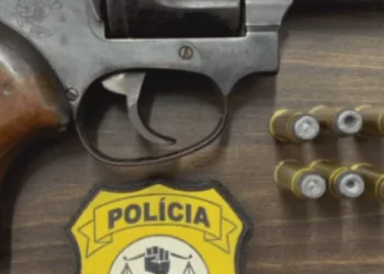 Santo Amaro: Polícia recomenda suspensão e laudo psicológico de aluno que foi apreendido com revólver