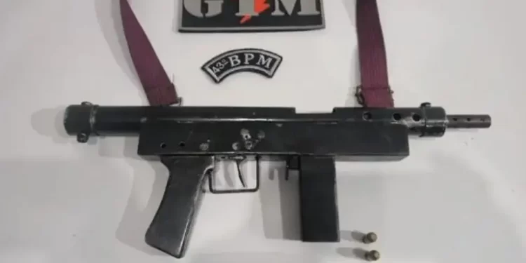 São Luís: Adolescente é apreendido com uma metralhadora