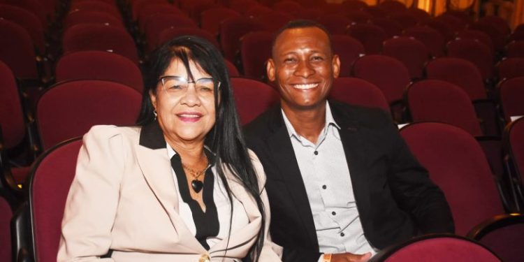 São Luís: Fátima Araújo propõe Título de Cidadão de São Luís ao jornalista e narrador esportivo Maxsuel Bruno