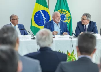 Grupo de empresários entrega propostas para melhorar acesso ao crédito