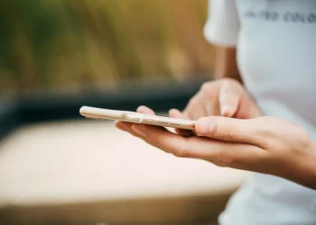 Justiça do MA condena Facebook a indenizar mulher que teve conta em rede social bloqueada