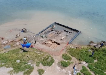 Prédio submerso de 1,8 mil anos revela mito de herói da Guerra de Troia