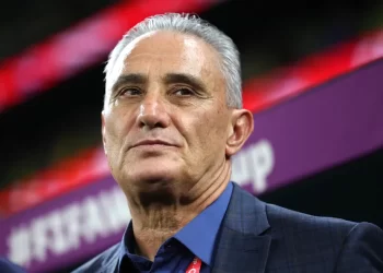 Programação de Tite tem apresentação e primeiro treino pelo Flamengo na terça-feira