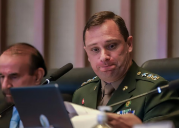 Bolsonaro fraudou cartões de vacina, diz Cid à PF