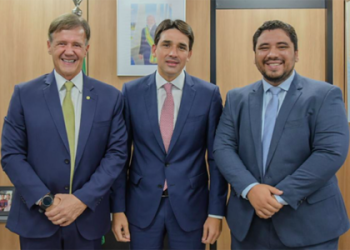 Barreirinhas: Aluisio Mendes pede modernização do aeroporto