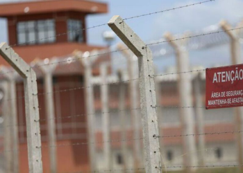 Senado avalia criar celas especiais para população LGBTQIA+ em presídios