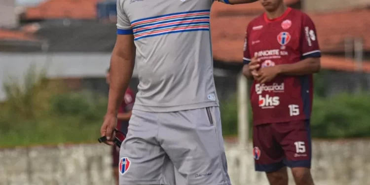 MAC: Anuncia renovação com Zé Augusto e marca data para pré-temporada