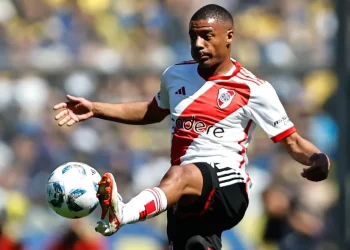 Flamengo: Ainda na luta pelo título brasileiro, Flamengo monitora mercado para 2024; veja movimentações