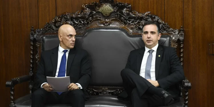 Após aprovar PEC no Senado, Pacheco viaja a SP com Toffoli e Moraes