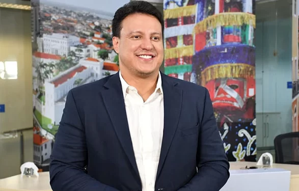 Camarão confirma gratificações a profissionais da educação