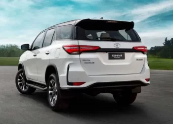 Nem Chevrolet Trailblazer ou Pajero Full: a nova Toyota SW4 2024 impressiona com atualizações