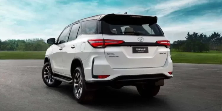Nem Chevrolet Trailblazer ou Pajero Full: a nova Toyota SW4 2024 impressiona com atualizações
