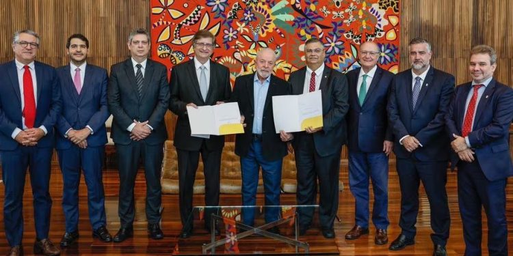 Escolha de Flávio Dino para Supremo Tribunal Federal abre crise no PT