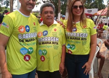 O prefeito Osvaldo de Guimarães participa da solenidade de ordem de serviço da barragem Maria Rita em Bequimão