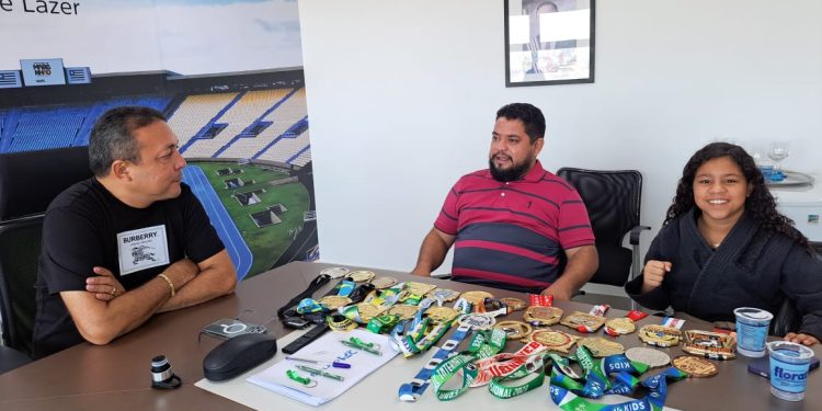 Secretário de Esportes Naldir Lopes declara apoio do governo á atleta de Jiu-jitsu, Thelma Isabelly.