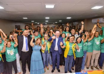 Carlos Brandão, Iracema Vale e Roberto Costa participam do Congresso de Agentes de Saúde