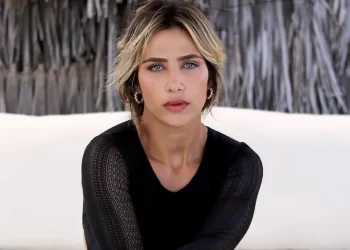 Jéssica Beatriz Costa, filha de Leonardo, posa com ‘short da vitória’ após emagrecer 20 kg