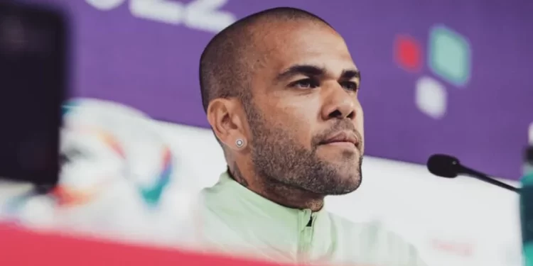 Daniel Alves: saiba o que pode acontecer com o jogador após pedido de prisão pelo MP da Espanha