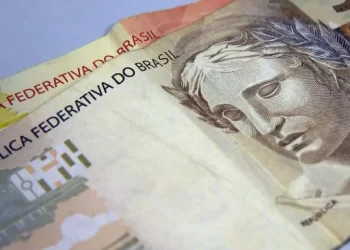 Existem algumas dívidas que quem é idoso não precisa pagar; veja a lista