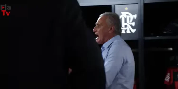 Flamengo: No vestiário, Tite motiva jogadores antes de vitória contra o Bragantino: “São cinco decisões”