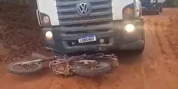 Santa Luzia: Duas pessoas morrem após colisão entre caminhão e motocicleta no MA