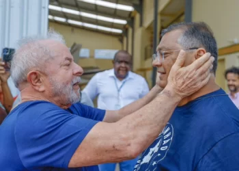 Lula sai em defesa de Flávio Dino no caso da “Dama do Tráfico”