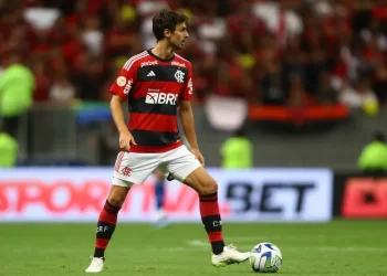 Flamengo: Rodrigo Caio celebra marca pelo Flamengo e desabafa sobre Sampaoli: “Não recebi oportunidades”