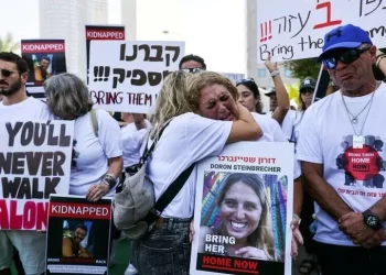 Hamas deve soltar 14 reféns israelenses neste sábado (25), diz fonte à CNN