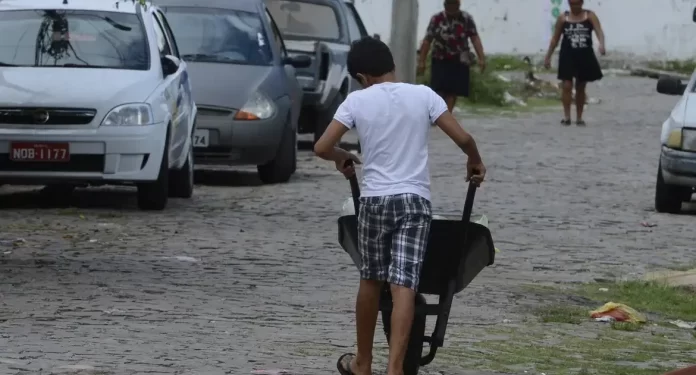 Trabalho infantil: Bolsonaro deixa números alarmantes no país