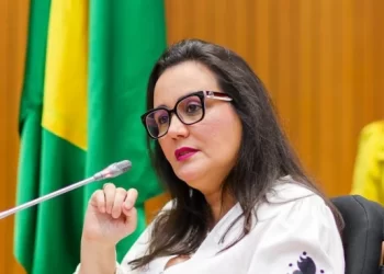 Andreia Rezende solicita intérprete de libras durante depoimento de mulheres com deficiência auditiva vítimas de violência