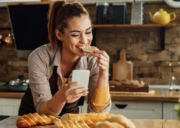 5 alimentos inflamatórios e que incham a barriga para cortar da dieta