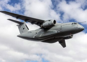 Embraer KC-390 faz seu 1º pouso em base usada pelos EUA dentro de Portugal