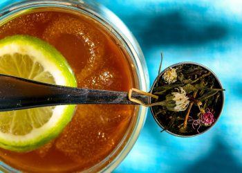 LÁ VEM O VERÃO! Aprenda 3 receitas de drinks para hidratar