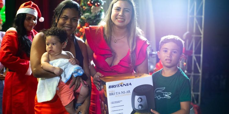 Boa Vista do Gurupi: Dra Larissa realiza Natal Feliz ano II