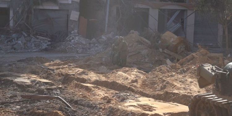 Forças de Defesa de Israel avançam ao sul da Faixa de Gaza após trégua com terroristas do Hamas