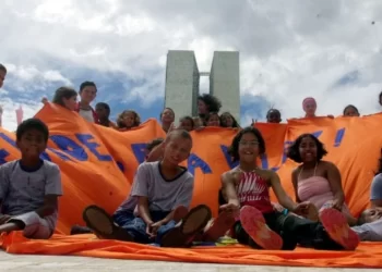 O Piso para os profissionais da educação no FUNDEB de 2007