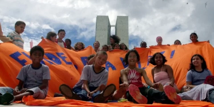 O Piso para os profissionais da educação no FUNDEB de 2007