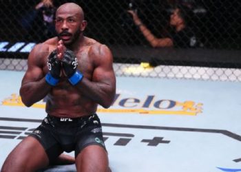 Americano nocauteia lenda do UFC e desafia Alex Poatan: ‘Quero o cinturão’