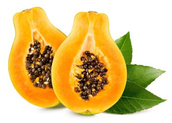 Pode comer mamão todos os dias? Nutricionista esclarece