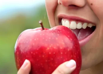 Veja melhor hora para comer maçã se quiser emagrecer e perder gordura